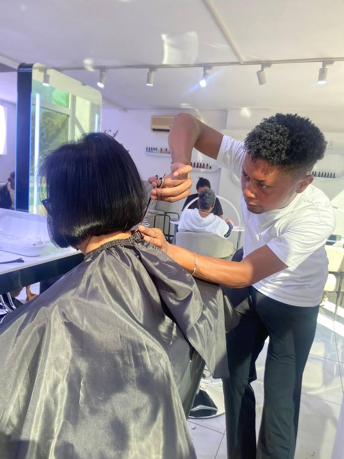 Coiffure femme réalisée chez Itala Beauté à Ivandry, Antananarivo