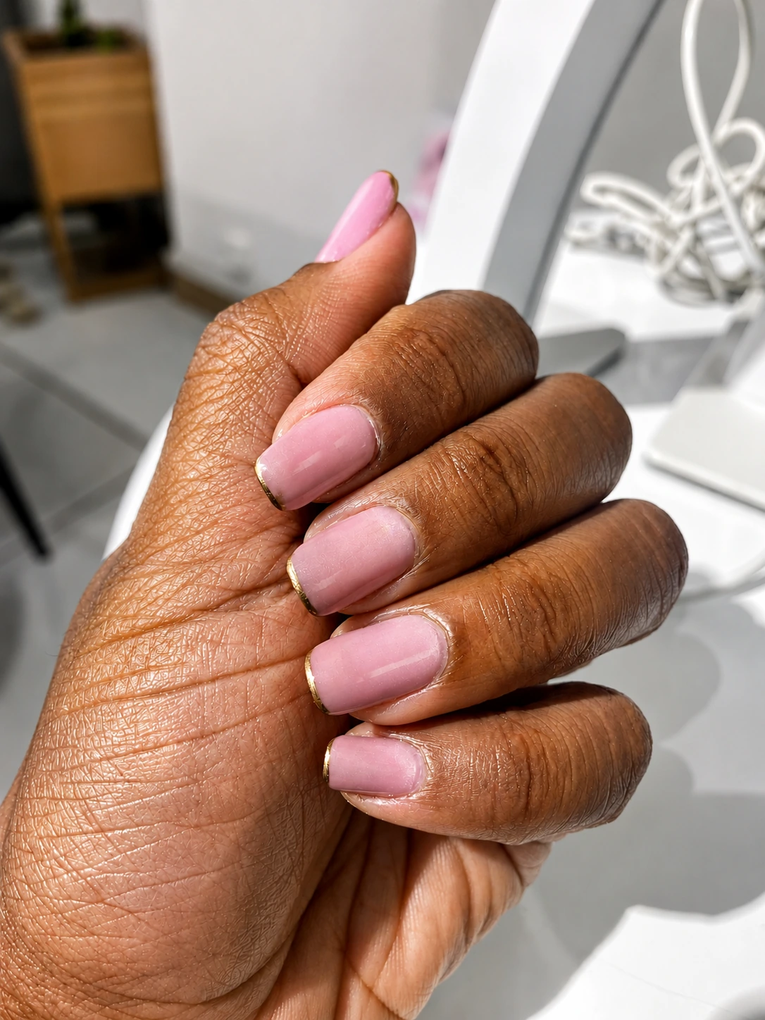 Détail d'une manucure élégante réalisée chez Itala Beauté à Ivandry, Antananarivo